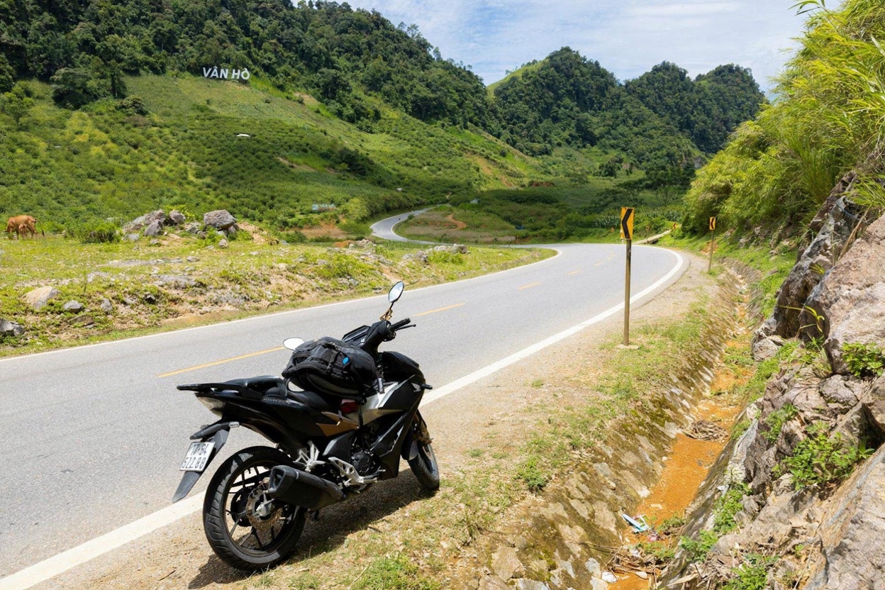 Route 3 north from Hanoi gets interesting around Bắc Kạn — 250km of progressively better scenery