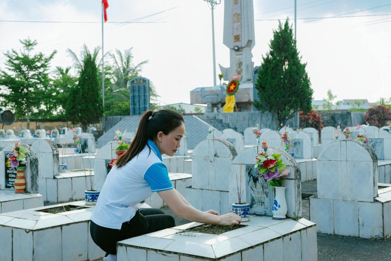 Hang Duong Cemetery at dusk — the island's most sacred site and Vietnam's most significant revolutionary memorial