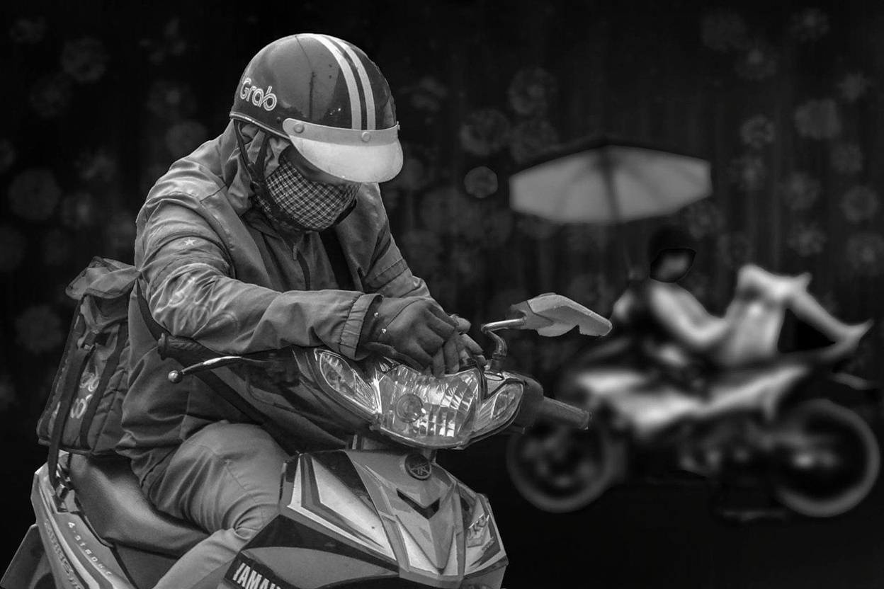 Grab bike option at Da Nang — solo with a day pack, it gets you to the beach in under 15 minutes