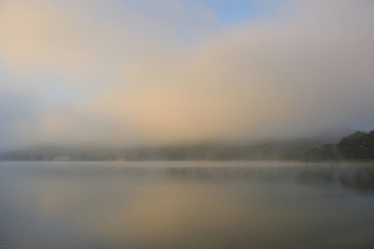 Xuan Huong Lake at dawn — 7km circuit, free, and the best hour Dalat offers