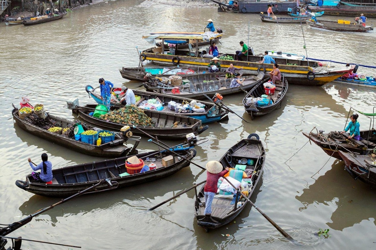 A side canal near Can Tho — the delta's real transport network, still mostly boats and water