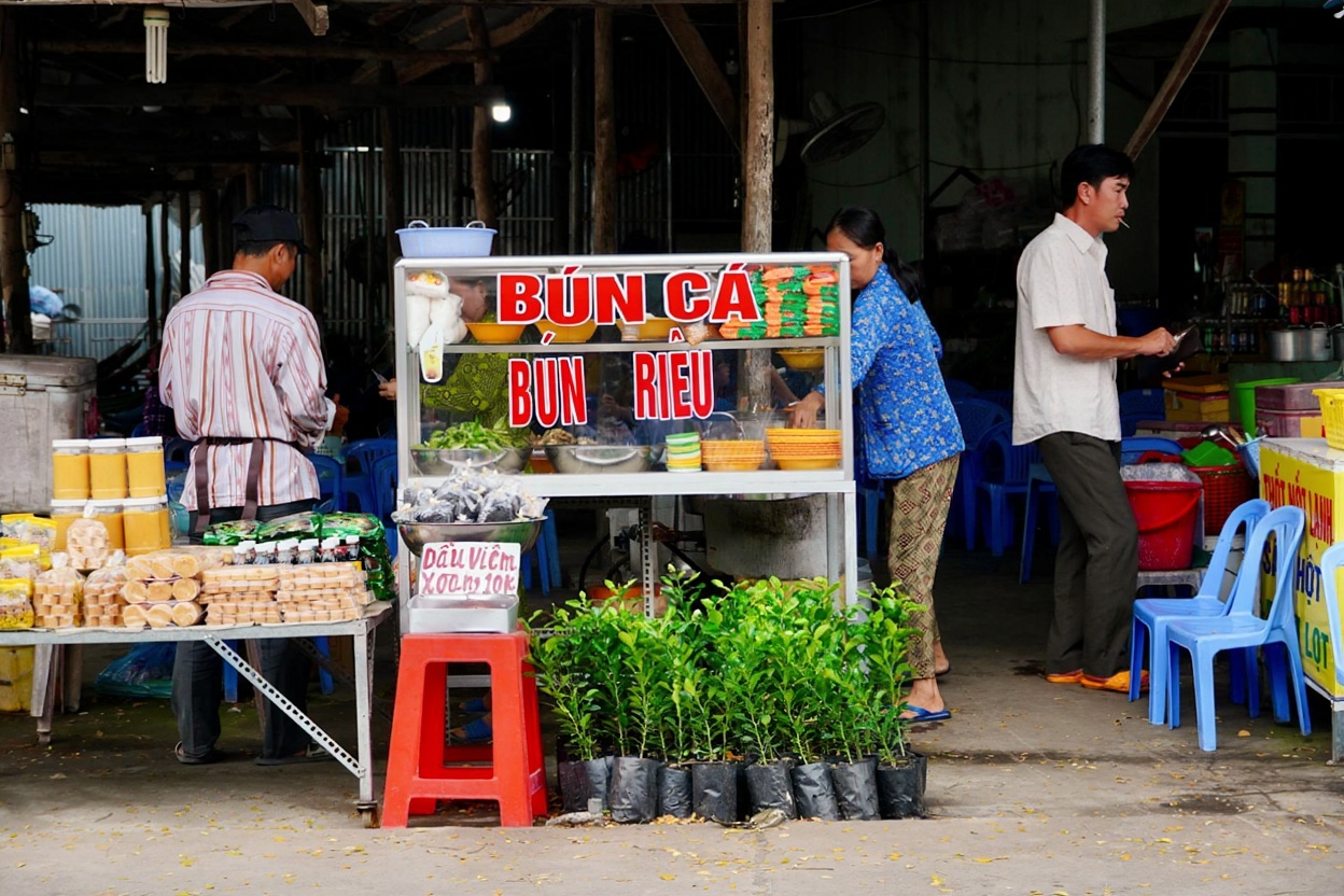 Bún cá for breakfast — the dish Nha Trang does better than anywhere else in Vietnam