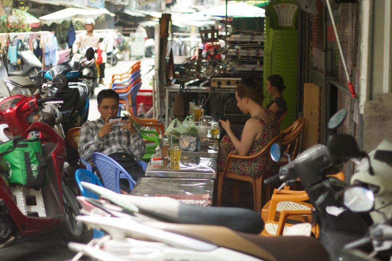 Bình Thạnh on a weekday morning — the Saigon most travelers never see