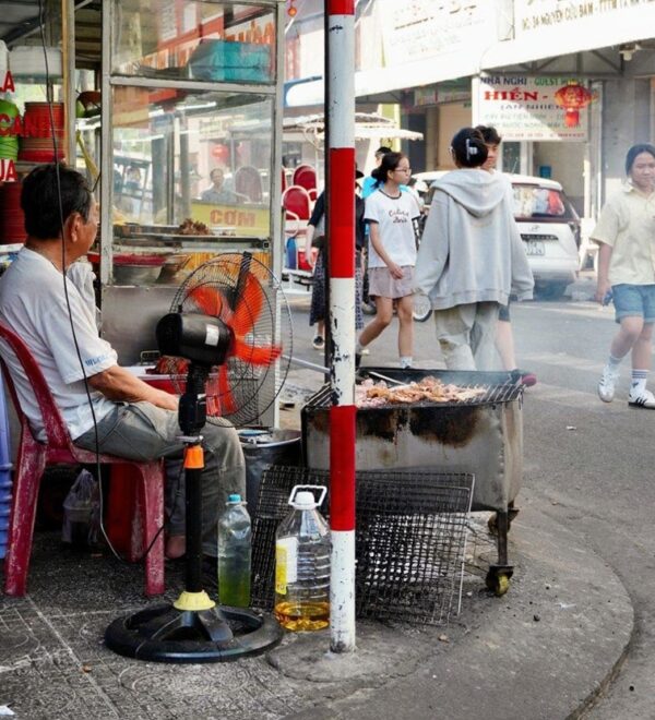 Saigon Street Food Guide: What to Eat, Where to Eat It, What to Skip