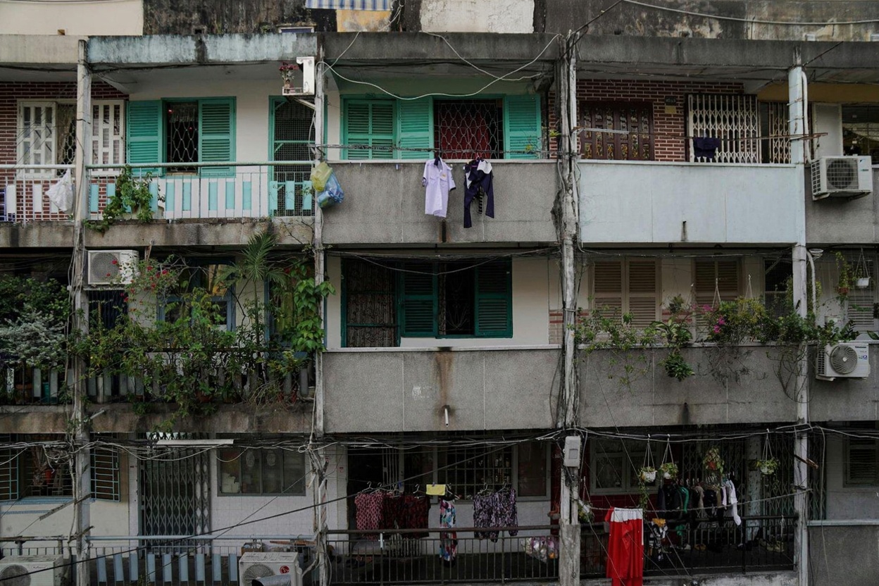 Café Apartment on Nguyen Hue — nine floors of cafés, plants, and tiny boutiques