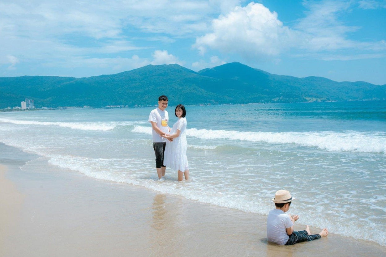 Da Nang in July — the beach runs hot, the water runs warm, the city runs loud