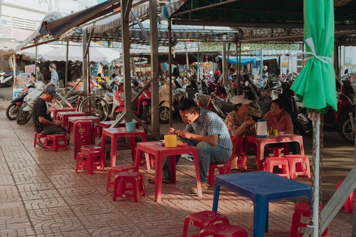Solo in Vietnam — the plastic stool is your natural habitat