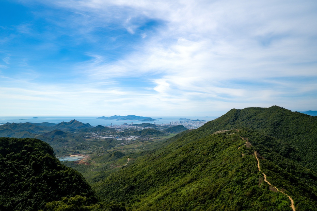 Hai Van Pass by train — arguably the best coastal railway view in Southeast Asia