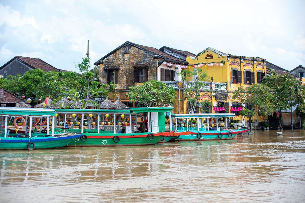Đồng Hới and the Nhật Lệ River estuary — quieter than the more famous central Vietnam beach cities