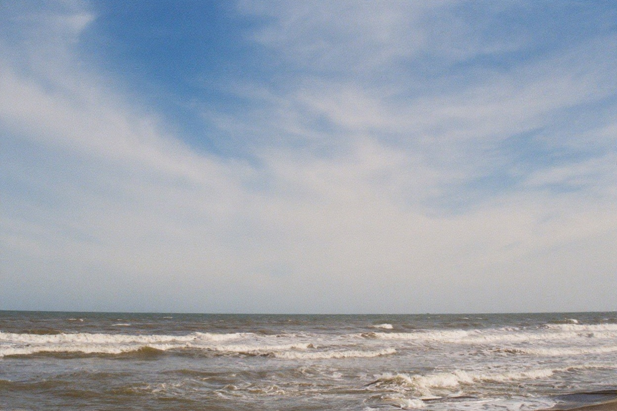 Lang Co ocean beach — 10km of sand and almost nothing behind it