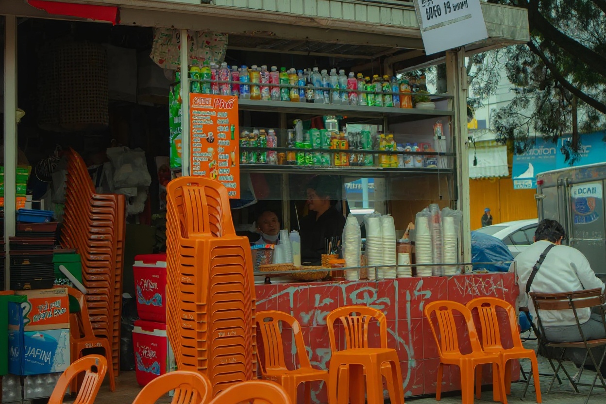 Street food breakfast in Vietnam — 30,000-50,000 VND buys better than most $15 meals abroad