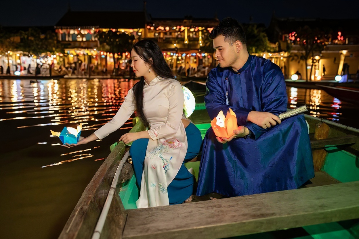 Hoi An lanterns on the Thu Bon River — December nights before the New Year crowd arrives