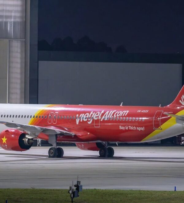 Vietnam Domestic Flights 2026: Which Airlines, How to Book, Real Costs